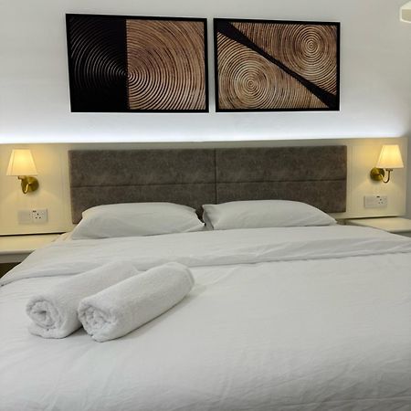 52 The Grace Hotel Muar Bagian luar foto