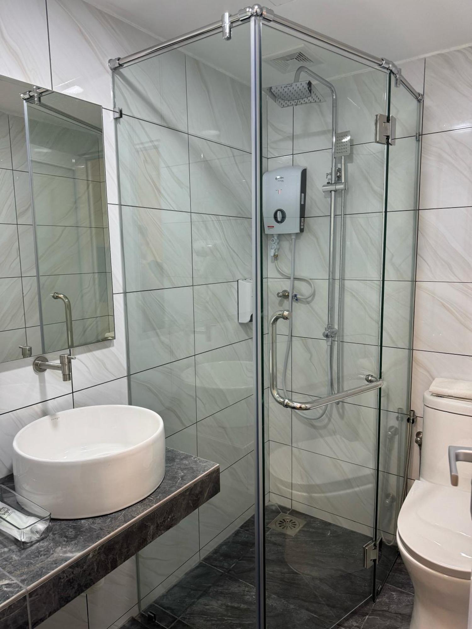 52 The Grace Hotel Muar Bagian luar foto