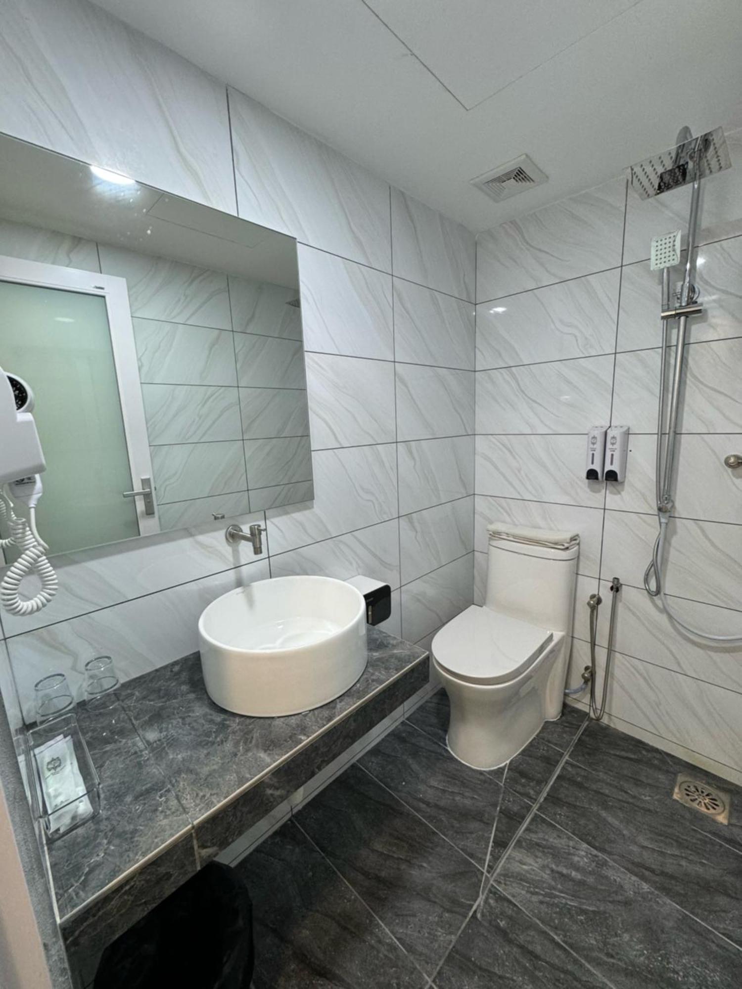 52 The Grace Hotel Muar Bagian luar foto