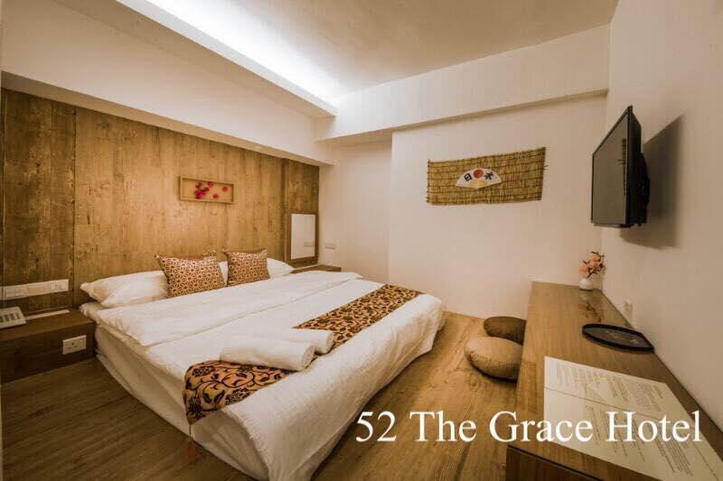 52 The Grace Hotel Muar Bagian luar foto