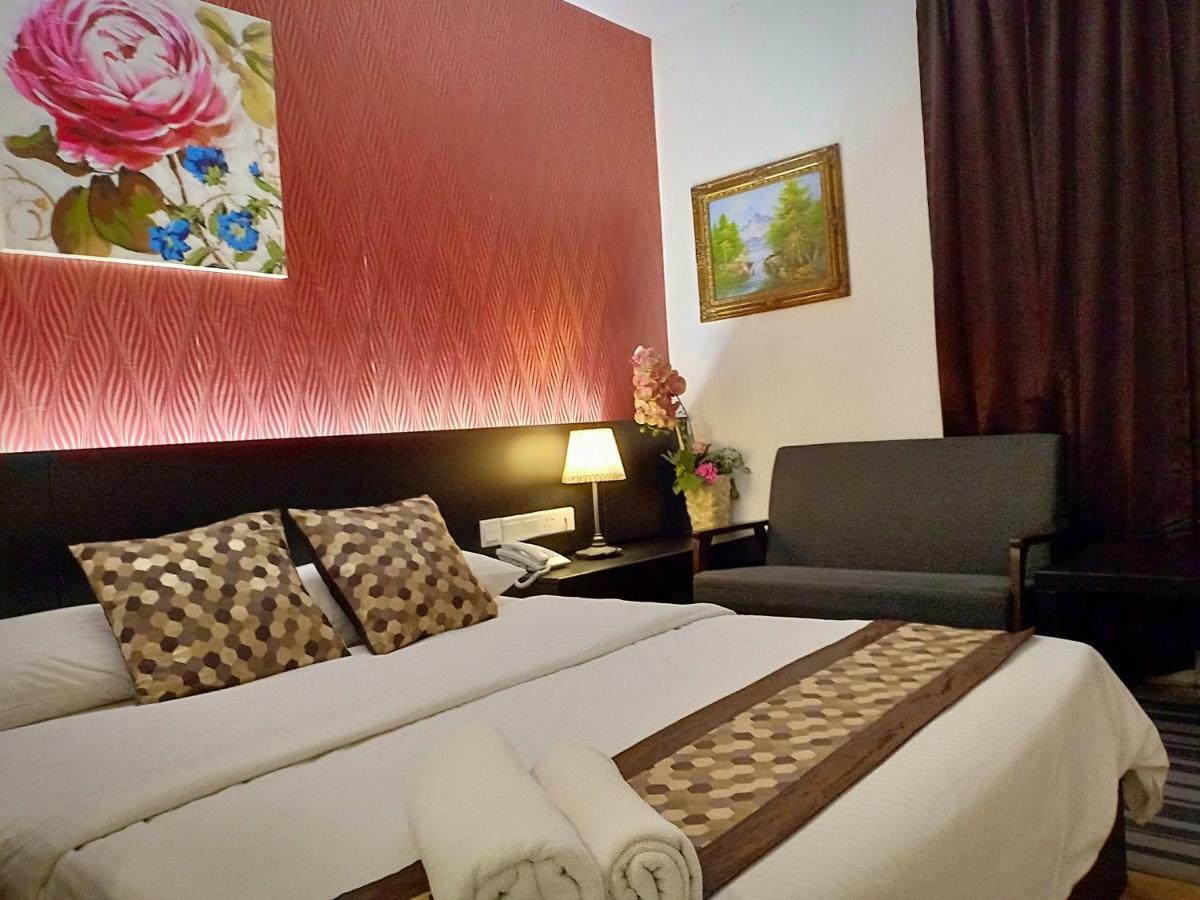 52 The Grace Hotel Muar Bagian luar foto